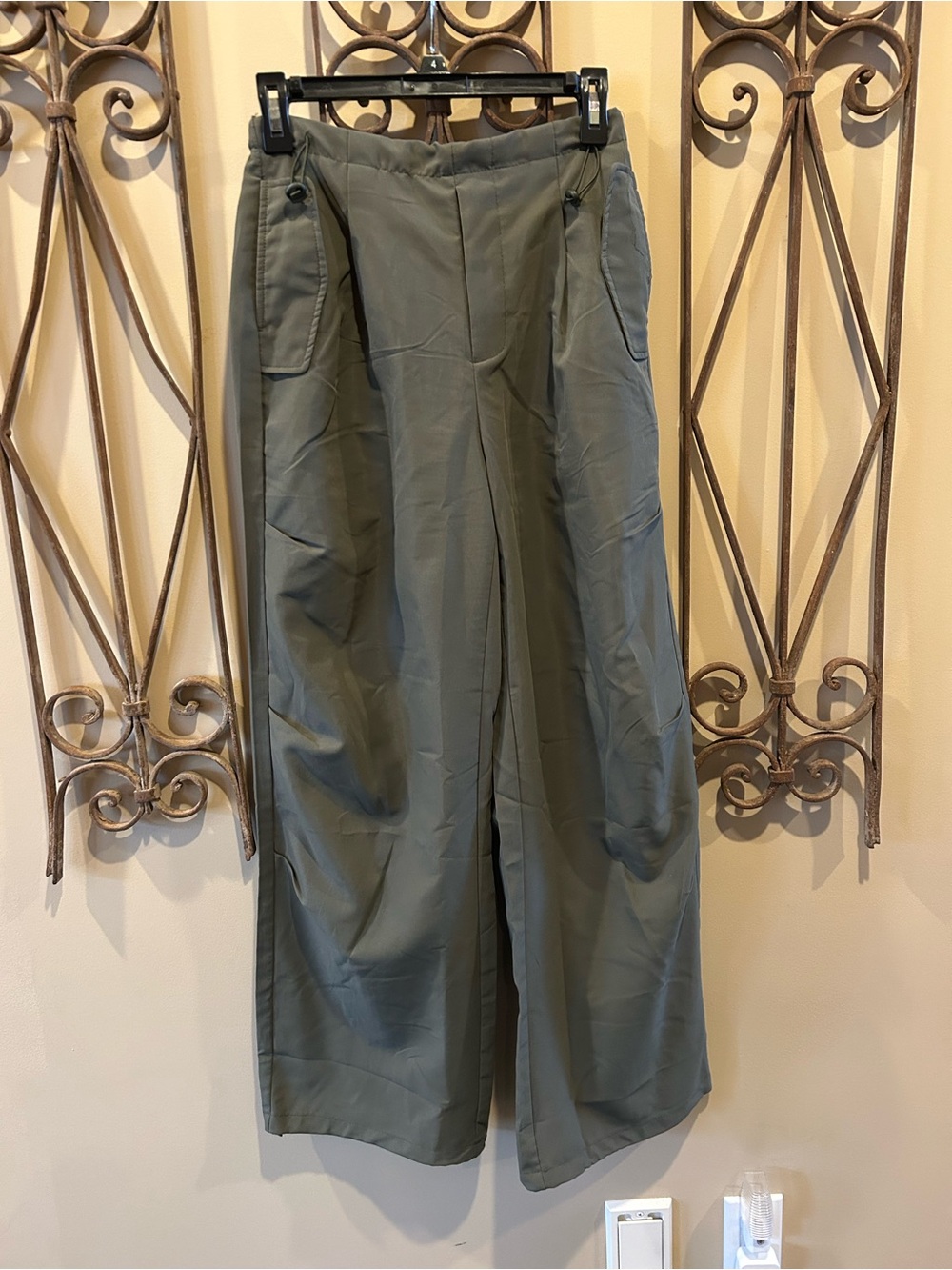 Wide-Leg Womenโs SHEINPants in Olive Green